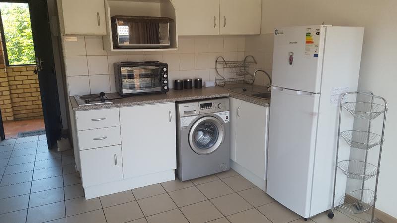 To Let 3 Bedroom Property for Rent in Grahamstown Central Eastern Cape